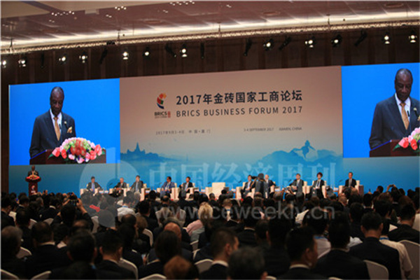 赛点临近!赵心童17-8领先,距世锦赛冠军仅差一局_马克·威廉姆斯_比赛_比分